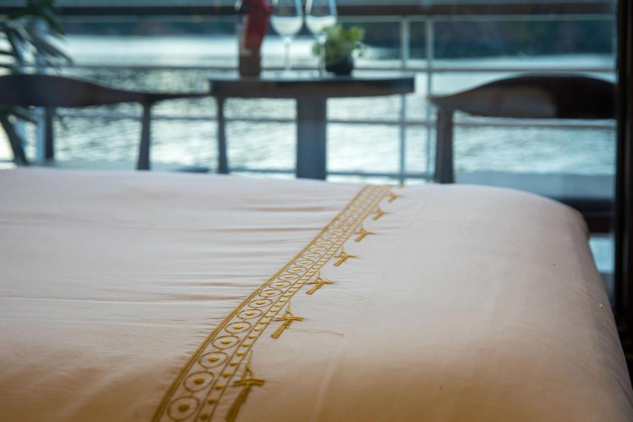 V'Spirit Cruise Hotell Ha Long Exteriör bild