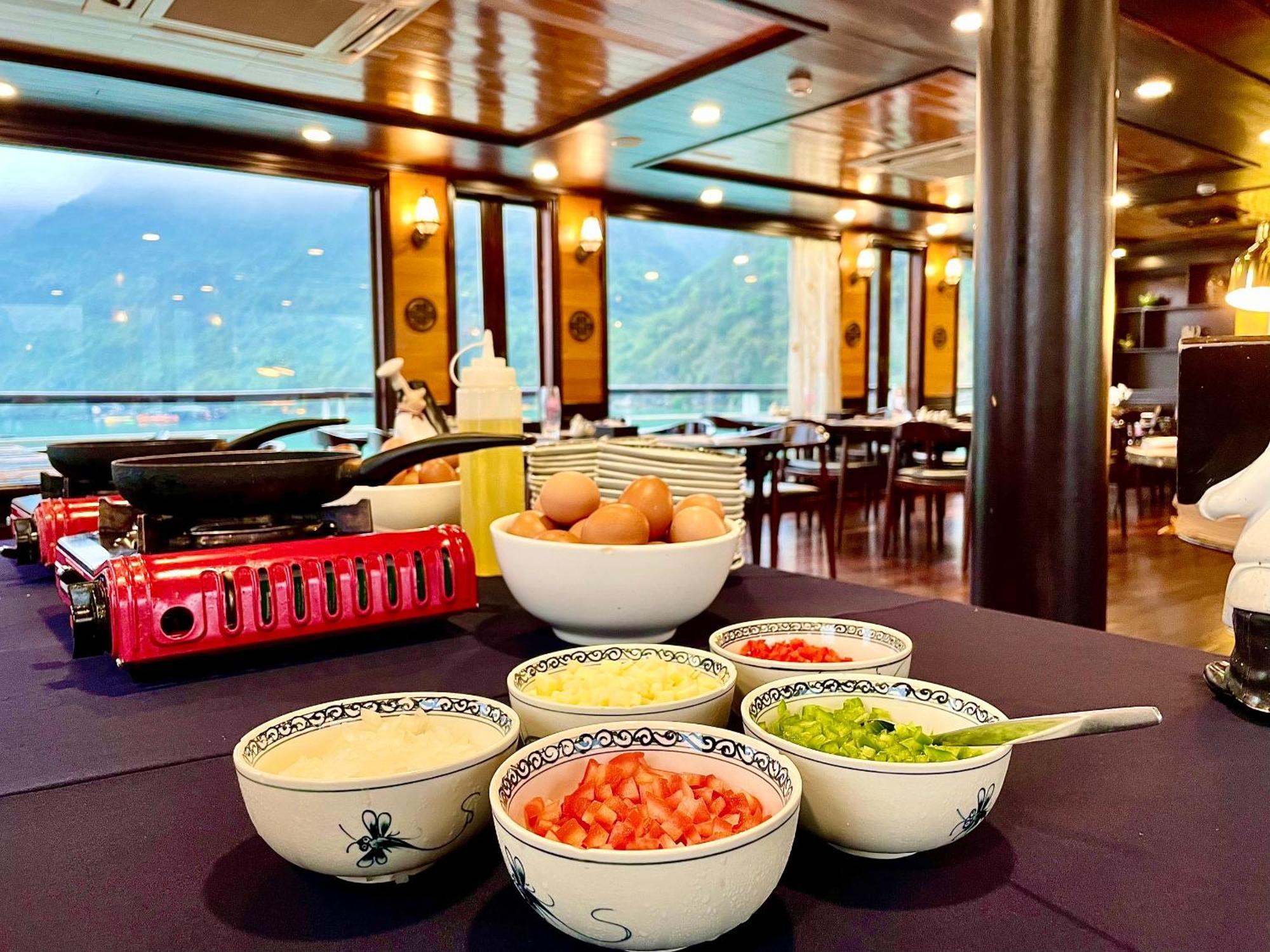 V'Spirit Cruise Hotell Ha Long Exteriör bild