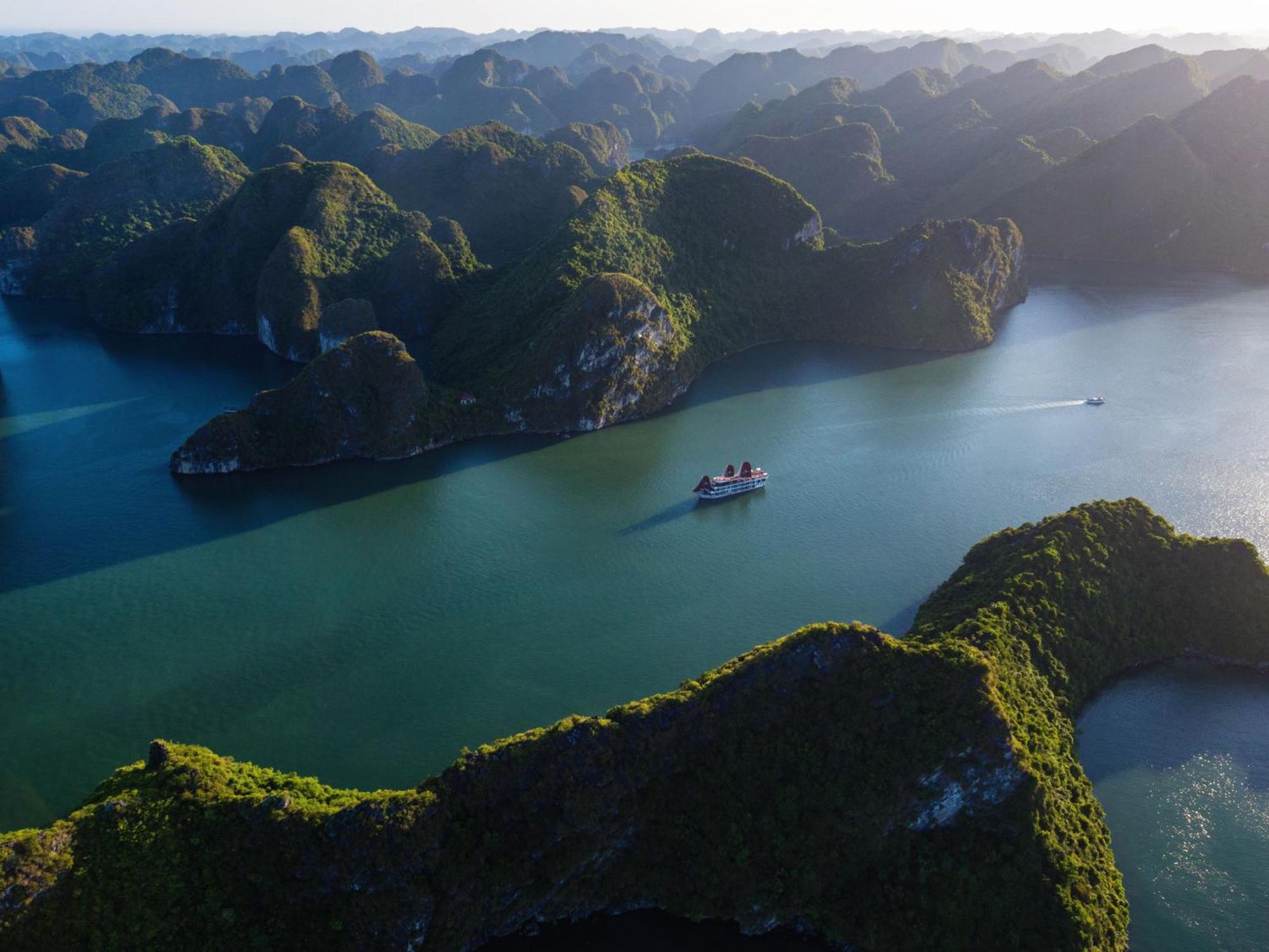 V'Spirit Cruise Hotell Ha Long Exteriör bild